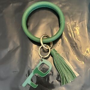 🎁Green Leather Keychain Bracelet with Tassel and door opener